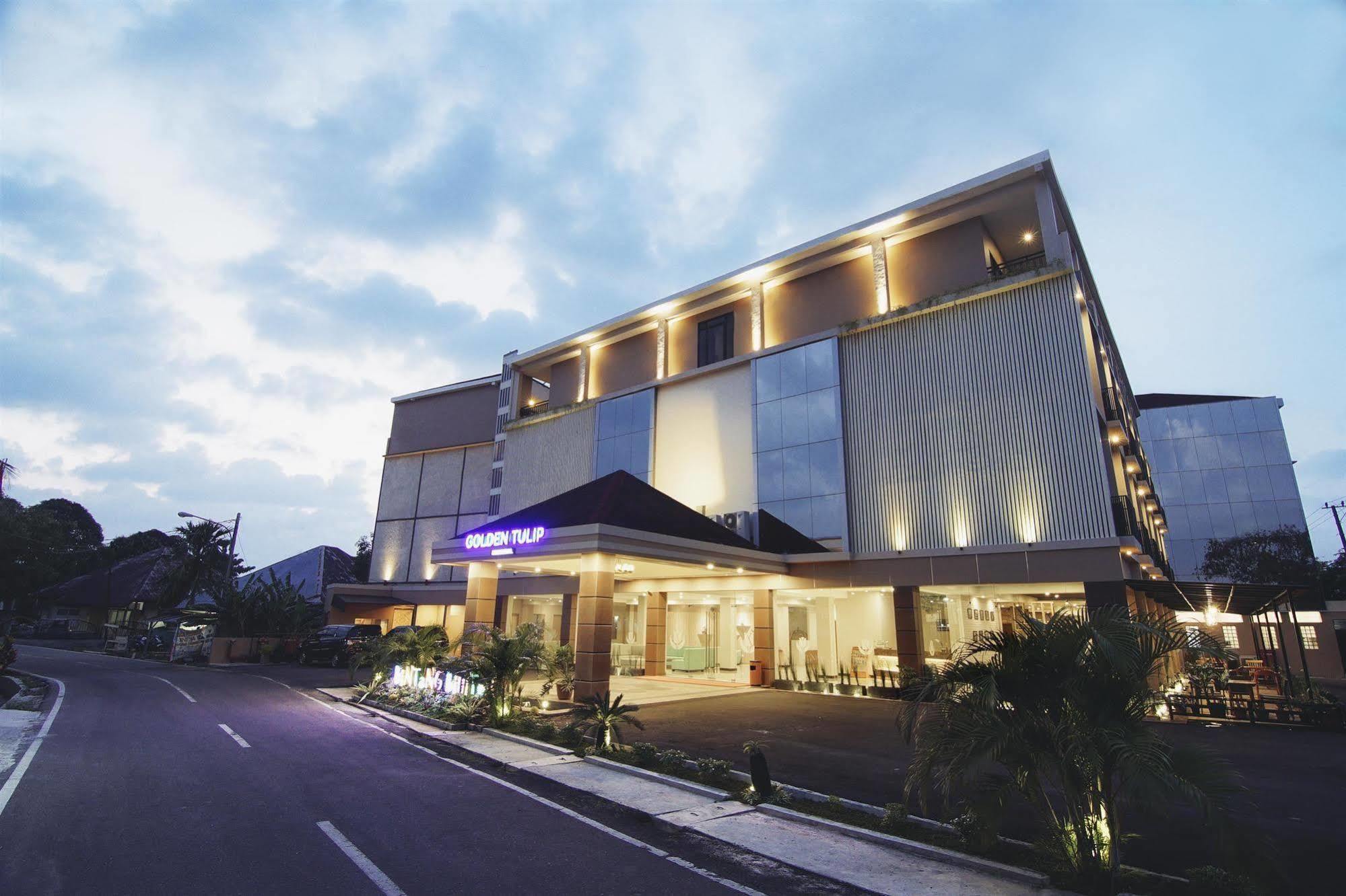 Hotel Golden Tulip Belitung Tanjung Pandan Exterior foto